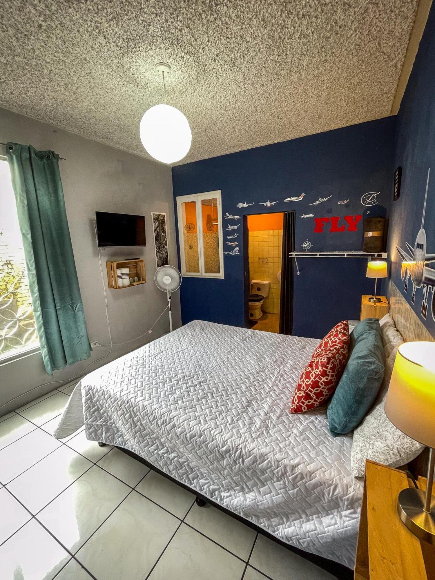 Hostal De Lucca Ciudad Guatemala Eksteriør billede